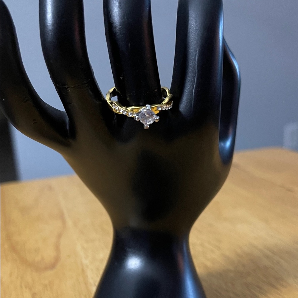 Elegant Gold and Silver Women's Ring